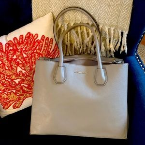 Michael Kors pebbled leather tote/shoulder bag